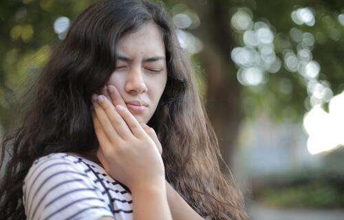 Calmer une rage de dents